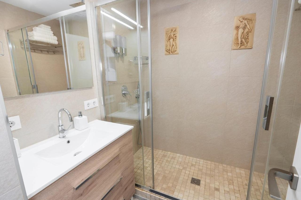 El Estudio De La Playa Benalbeach New 1Bd, Piscinas, Playa Y Vistas Al Mar Ref504 Бенальмадена Экстерьер фото